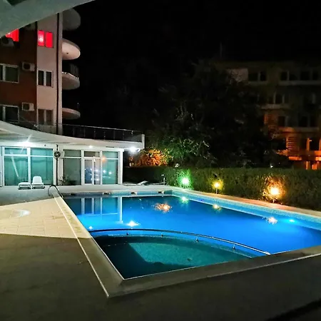 Luisa Lux - Sat Vacanta * Mamaia