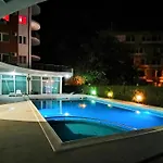 Luisa Lux - Sat Vacanta * Mamaia